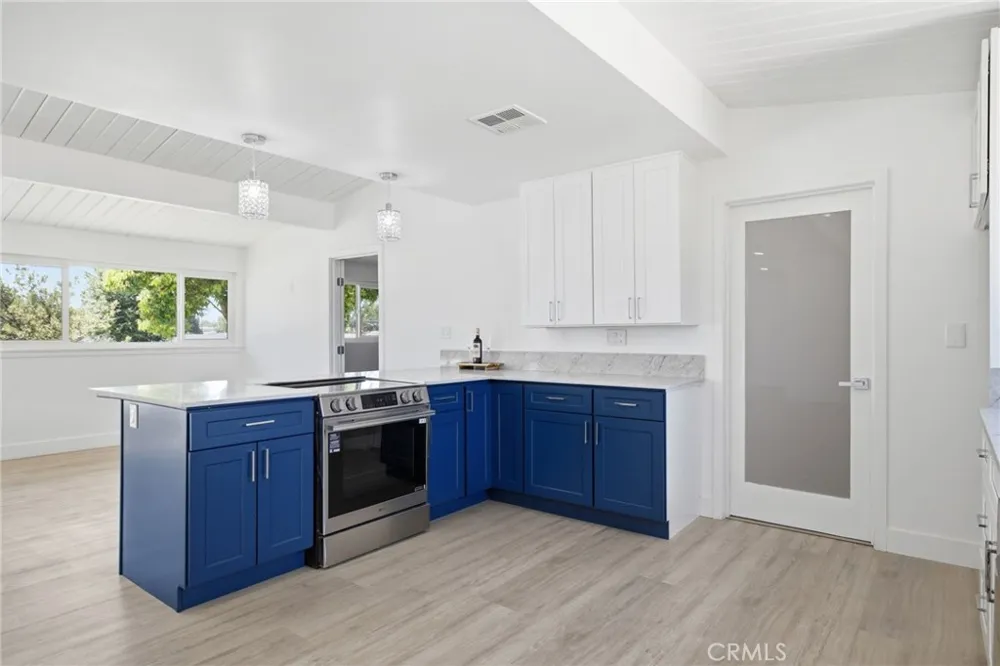 2805 Haley Street Bakersfield, CA 93305