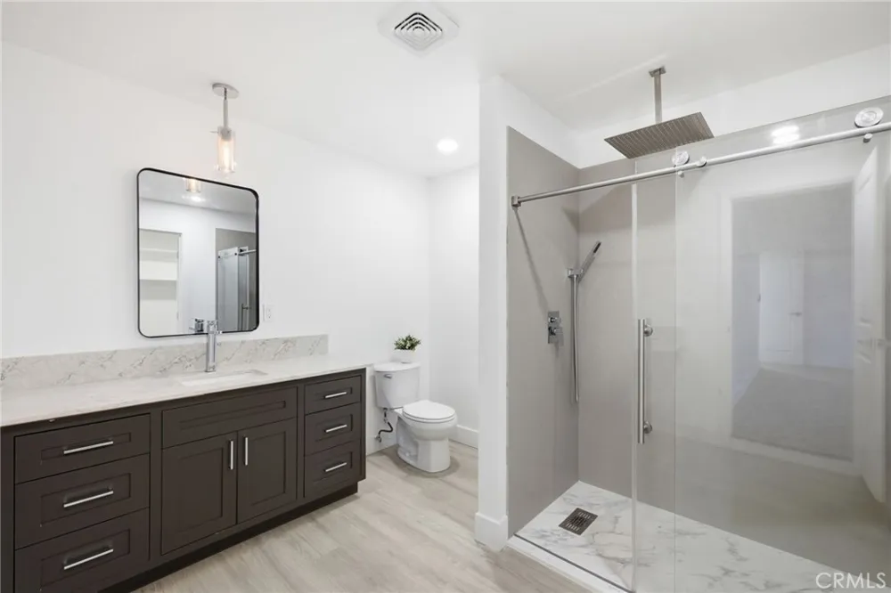 2805 Haley Street Bakersfield, CA 93305