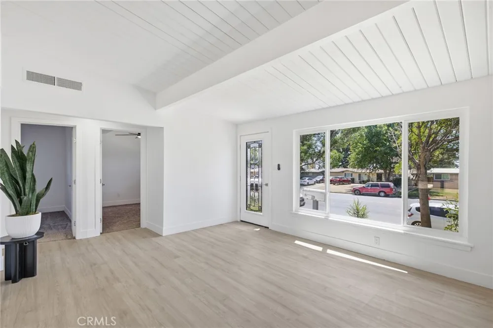 2805 Haley Street Bakersfield, CA 93305