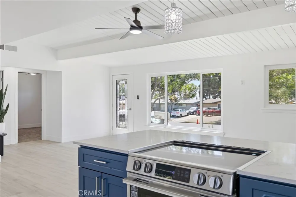 2805 Haley Street Bakersfield, CA 93305