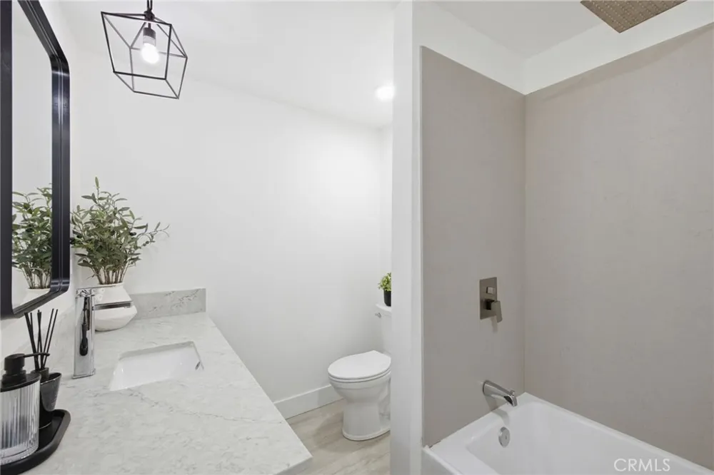 2805 Haley Street Bakersfield, CA 93305