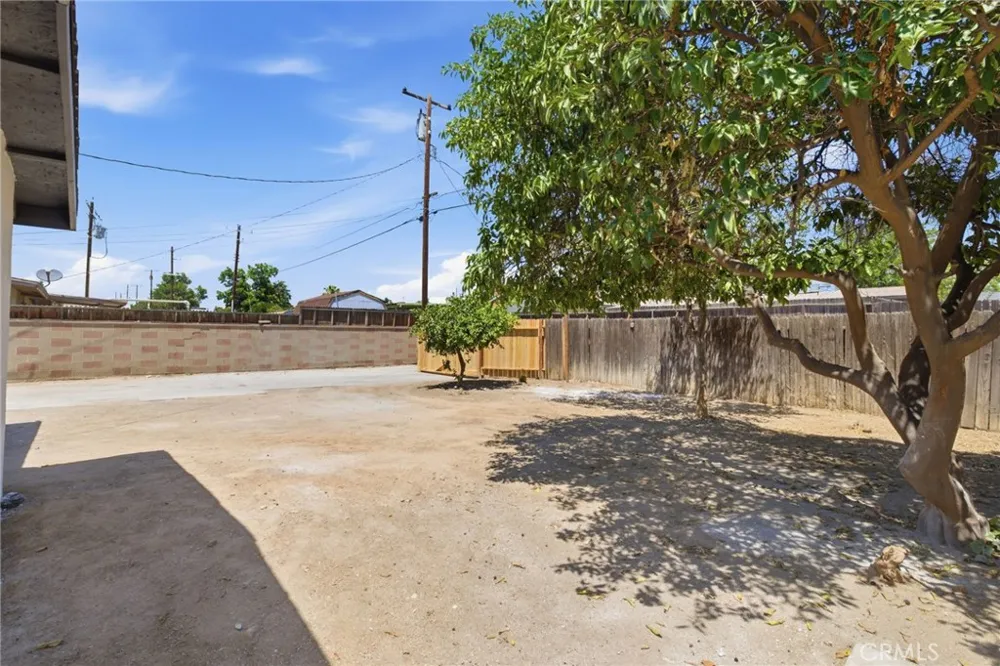 2805 Haley Street Bakersfield, CA 93305