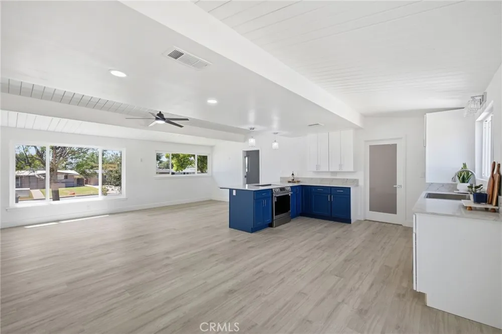 2805 Haley Street Bakersfield, CA 93305