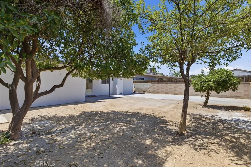 2805 Haley Street Bakersfield, CA 93305