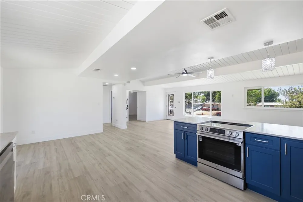 2805 Haley Street Bakersfield, CA 93305