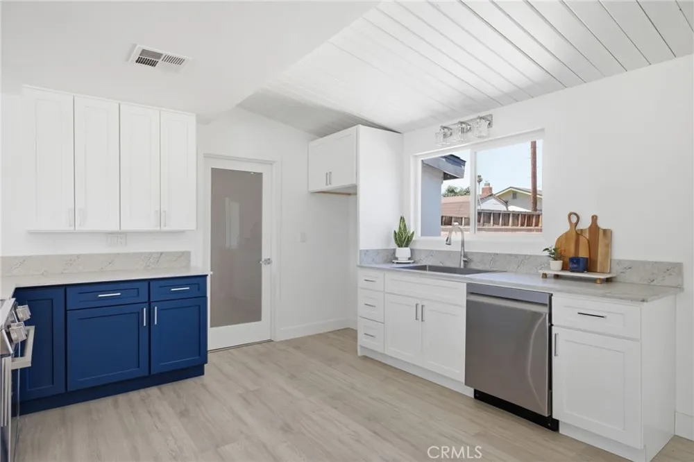2805 Haley Street Bakersfield, CA 93305