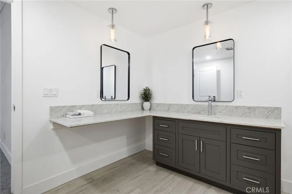 2805 Haley Street Bakersfield, CA 93305