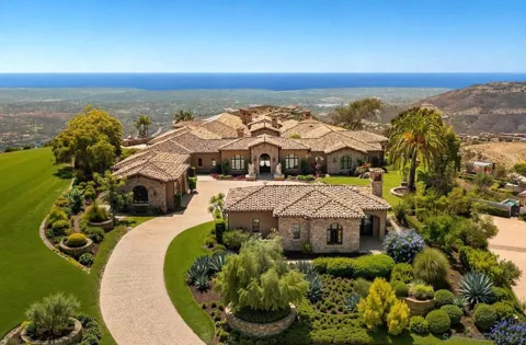 8619 Via Rancho Cielo