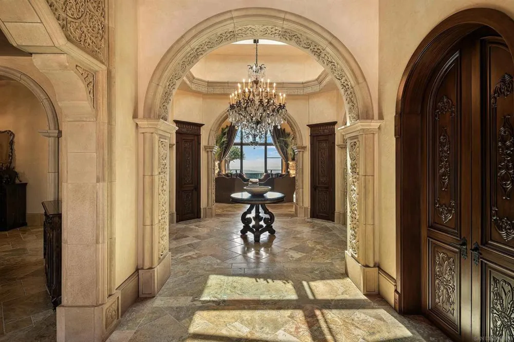 8619 Via Rancho Cielo Rancho Santa Fe, CA 92067