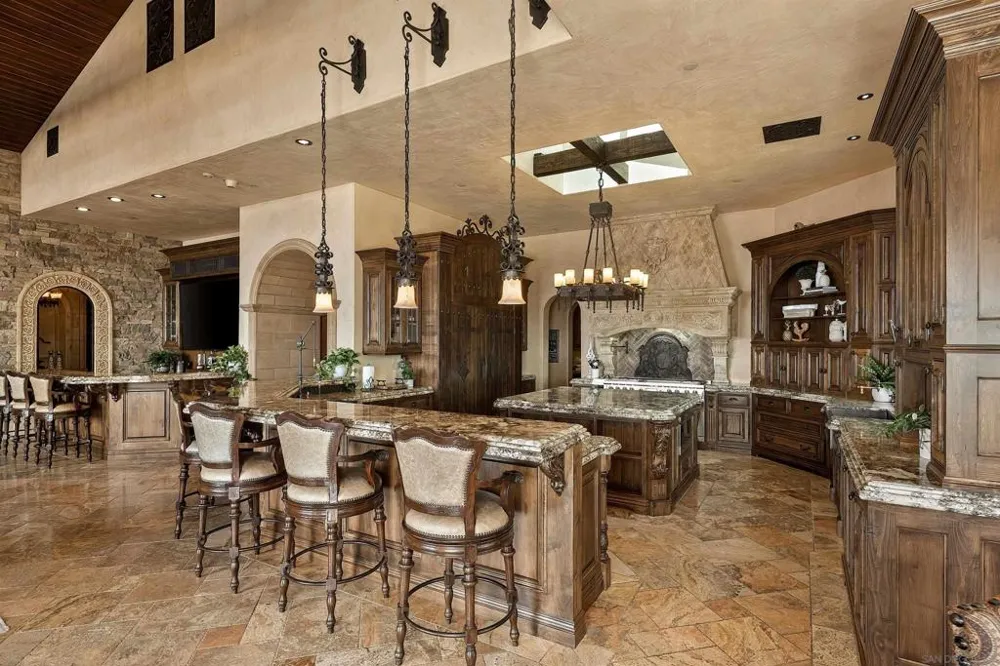 8619 Via Rancho Cielo Rancho Santa Fe, CA 92067