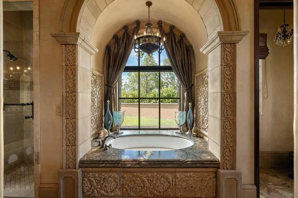 8619 Via Rancho Cielo Rancho Santa Fe, CA 92067