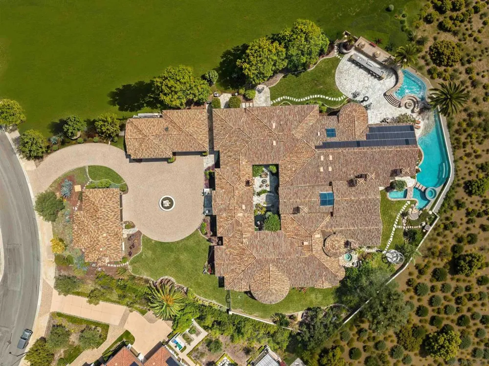 8619 Via Rancho Cielo Rancho Santa Fe, CA 92067
