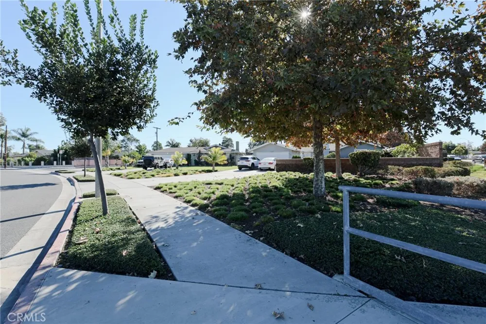 2186 W Huntington Anaheim, CA 92801