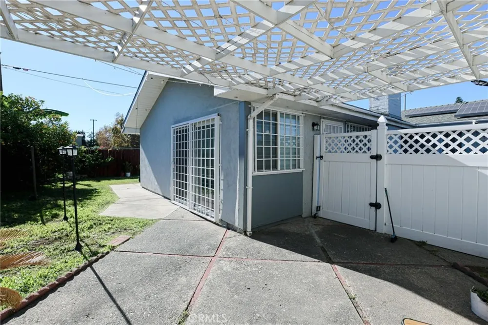 2186 W Huntington Anaheim, CA 92801