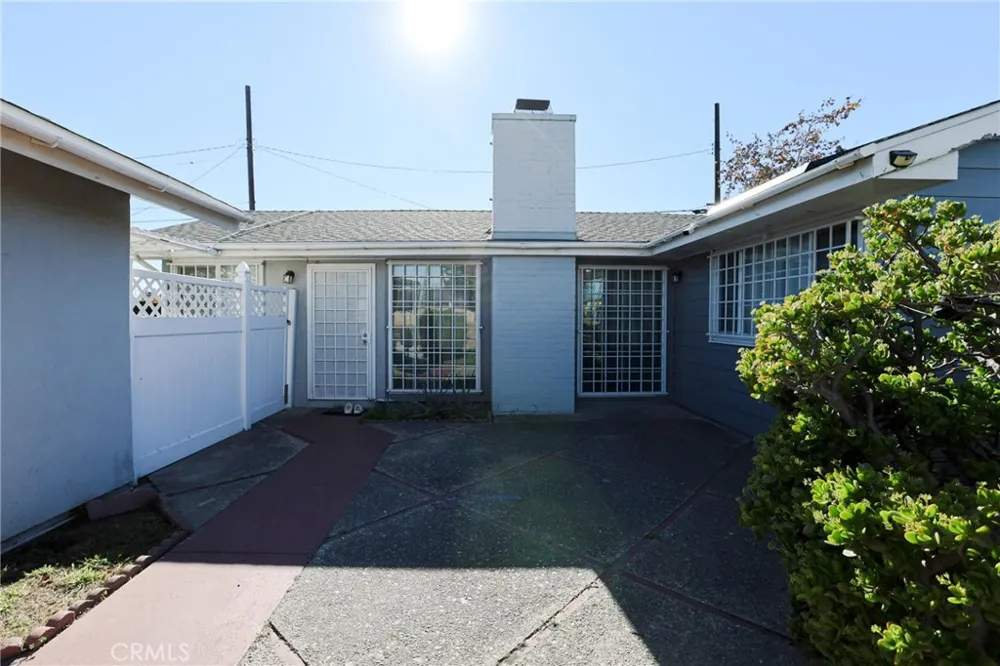 2186 W Huntington Anaheim, CA 92801