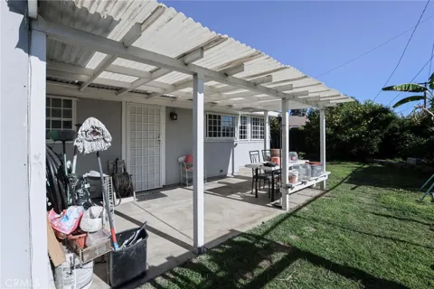 2186 W Huntington