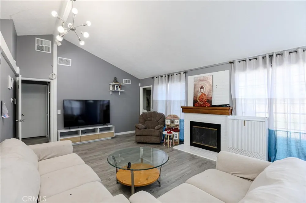 2186 W Huntington Anaheim, CA 92801