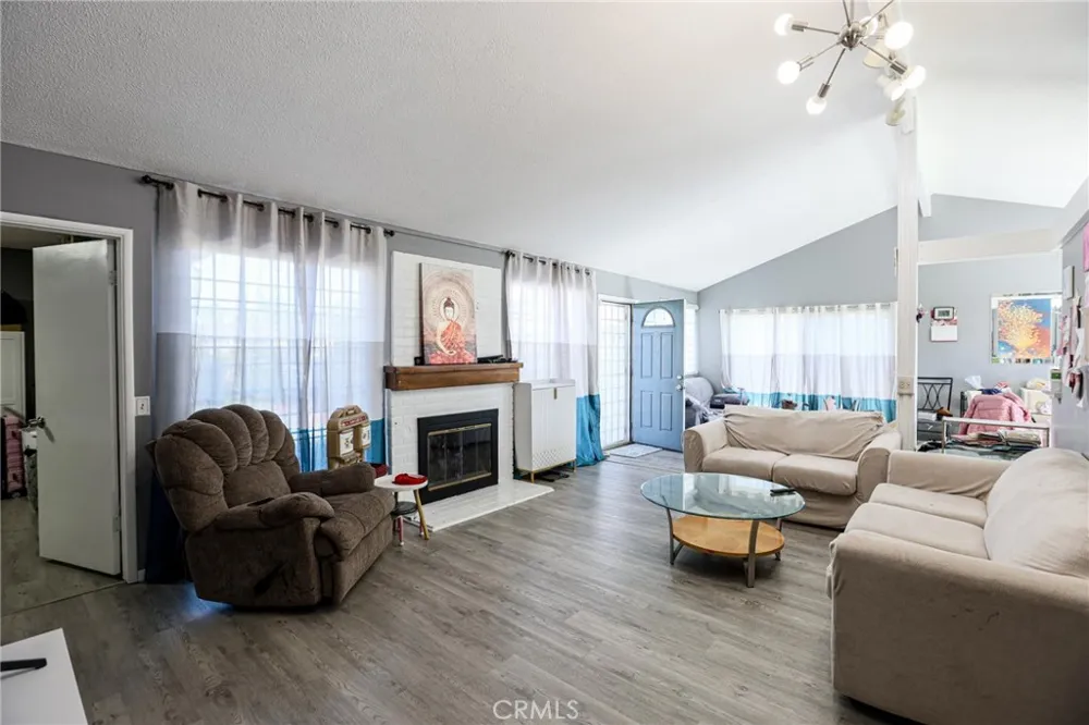 2186 W Huntington Anaheim, CA 92801