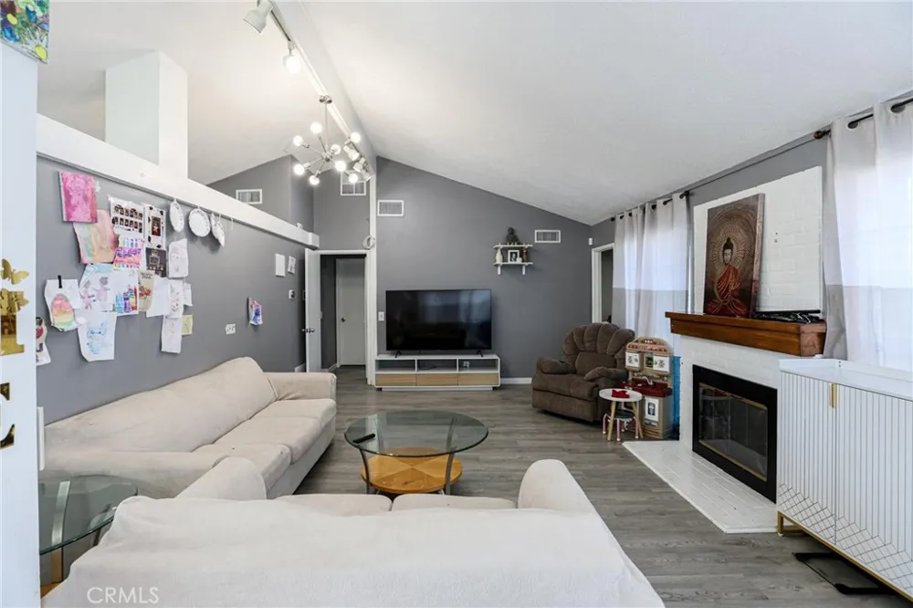 2186 W Huntington Anaheim, CA 92801