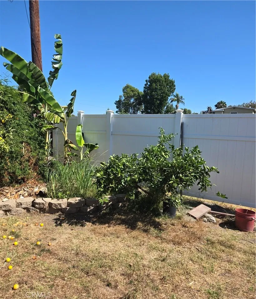 2186 W Huntington Anaheim, CA 92801