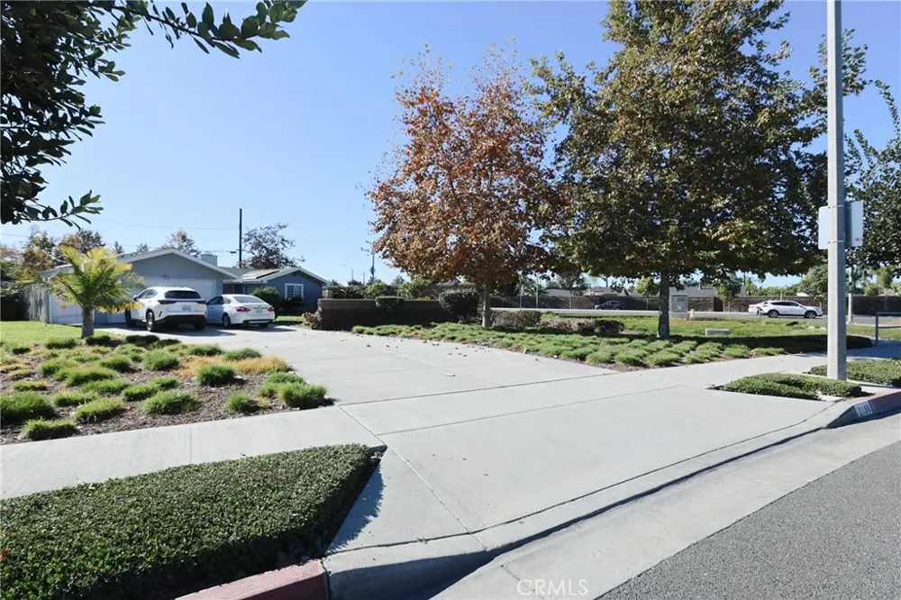 2186 W Huntington Anaheim, CA 92801