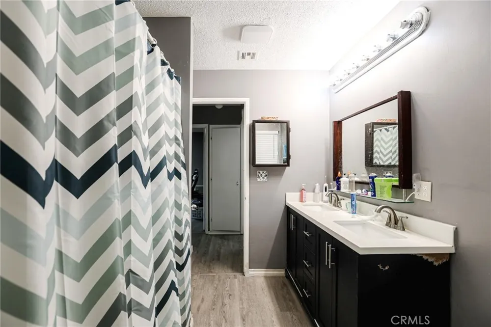 2186 W Huntington Anaheim, CA 92801