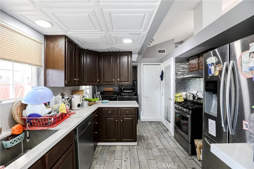 2186 W Huntington Anaheim, CA 92801