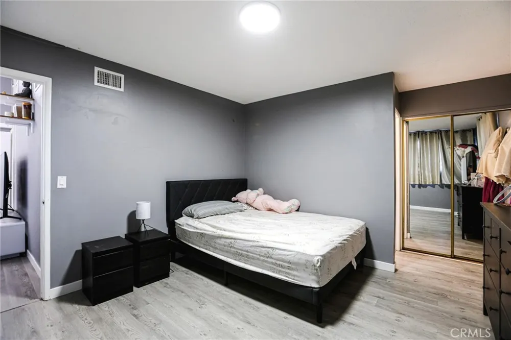 2186 W Huntington Anaheim, CA 92801