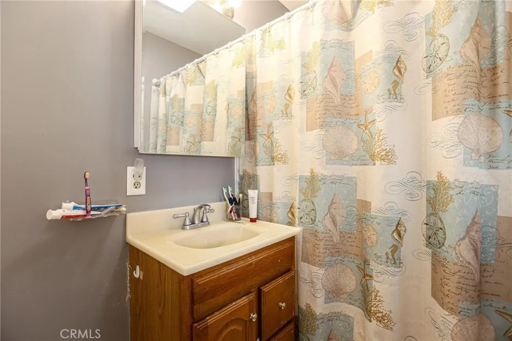 2186 W Huntington Anaheim, CA 92801