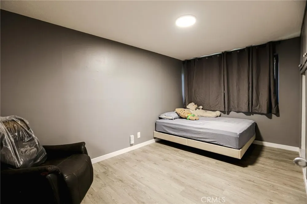 2186 W Huntington Anaheim, CA 92801