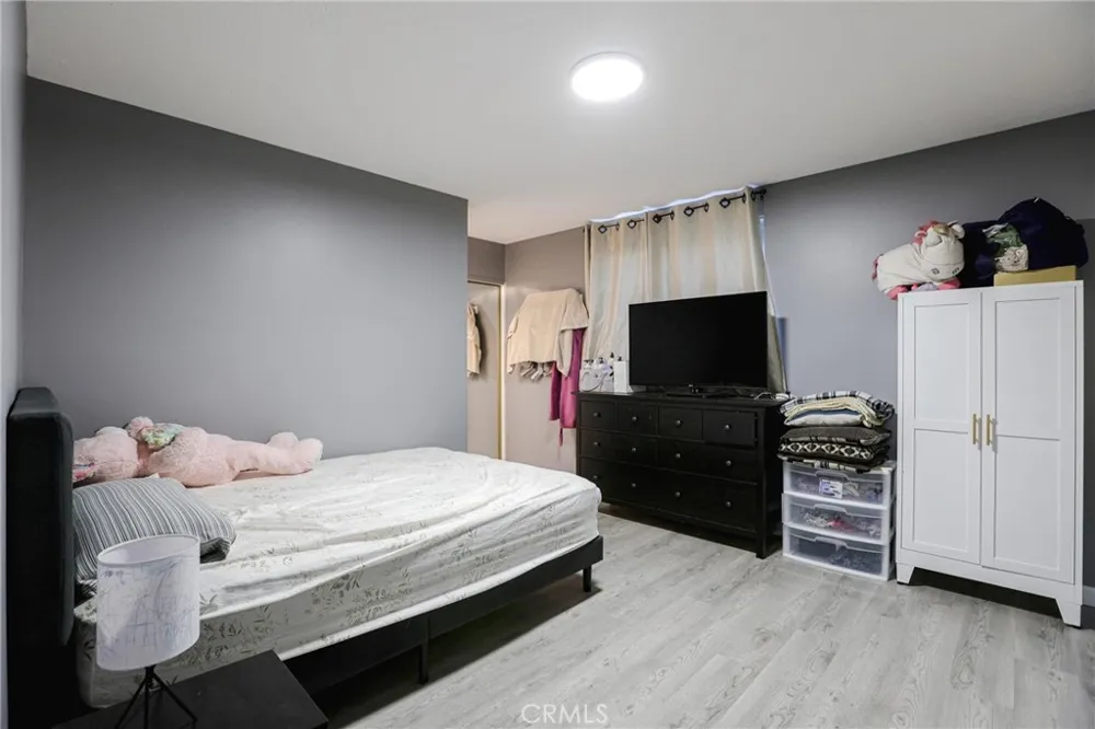2186 W Huntington Anaheim, CA 92801