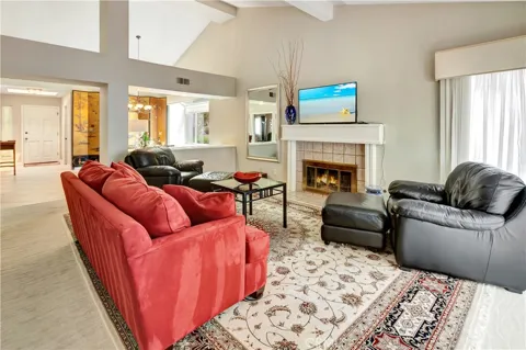 32065 Via Flores
