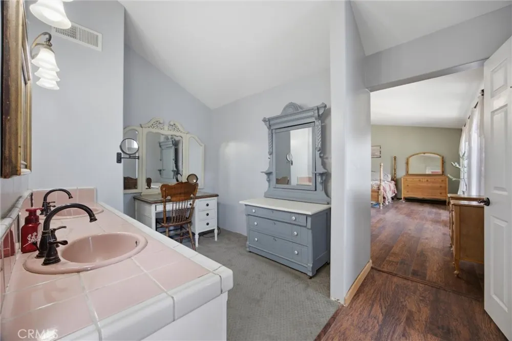 26001 Bear Valley Tehachapi, CA 93561