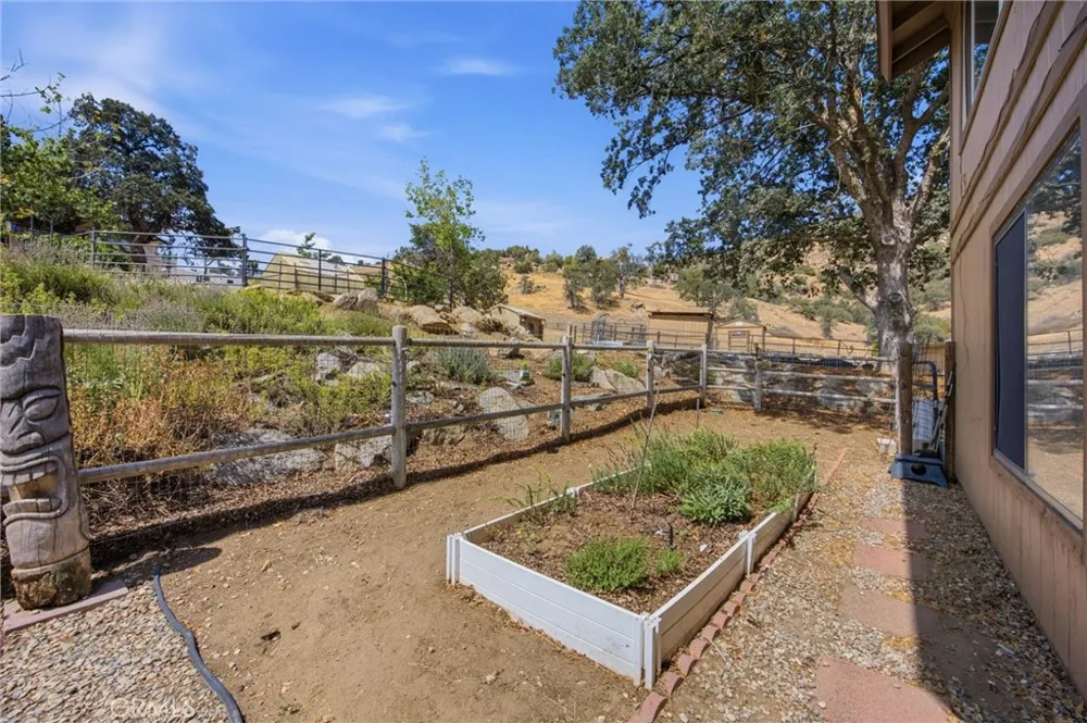26001 Bear Valley Tehachapi, CA 93561