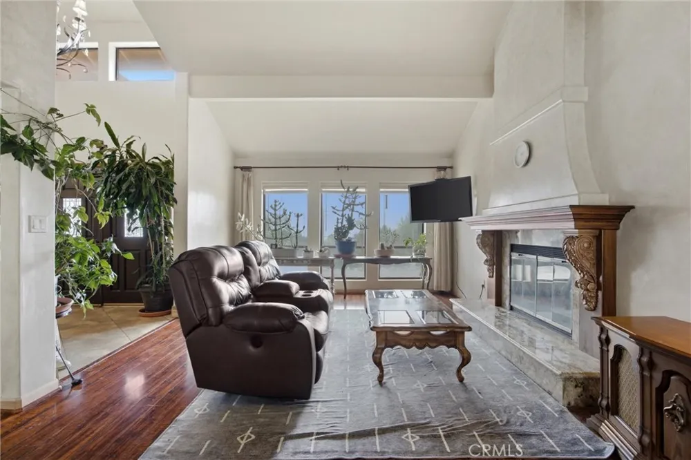 26001 Bear Valley Tehachapi, CA 93561