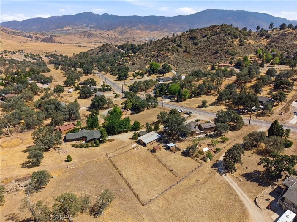 26001 Bear Valley Tehachapi, CA 93561