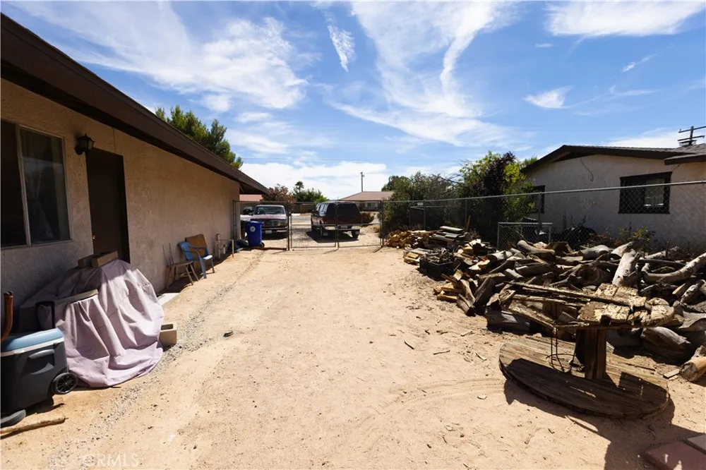 14078 Choco Apple Valley, CA 92307