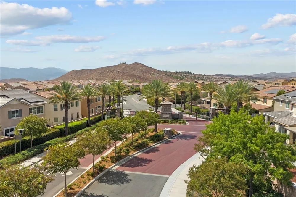 24150 Lavender Lake Elsinore, CA 92532