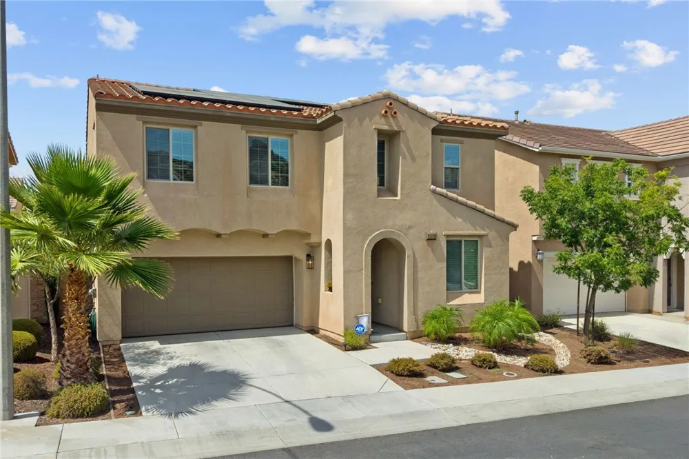24150 Lavender Lake Elsinore, CA 92532