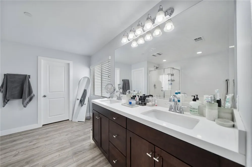 24150 Lavender Lake Elsinore, CA 92532