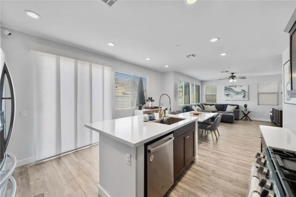 24150 Lavender Lake Elsinore, CA 92532