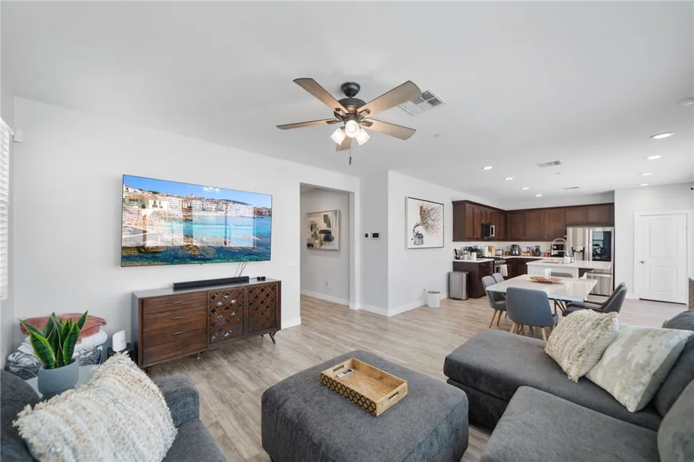 24150 Lavender Lake Elsinore, CA 92532