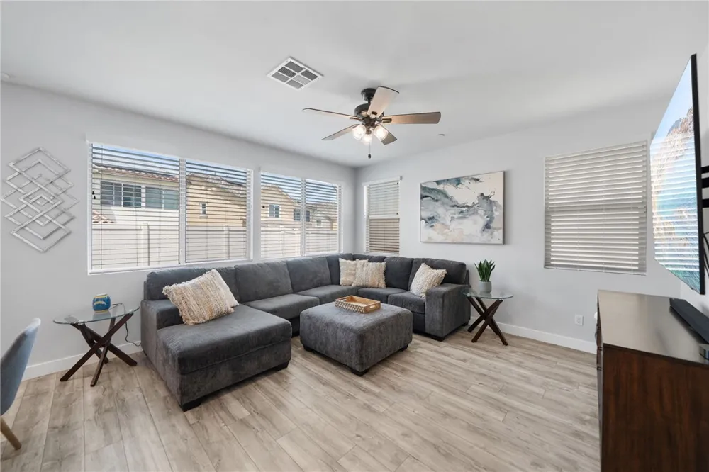 24150 Lavender Lake Elsinore, CA 92532