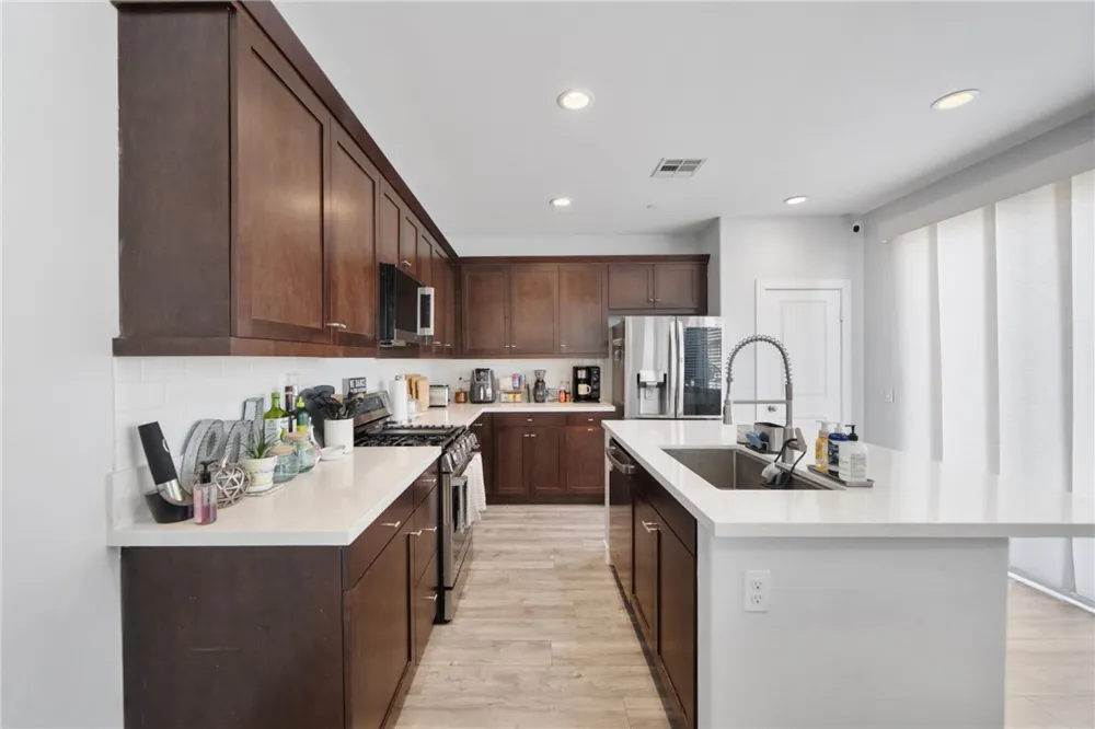 24150 Lavender Lake Elsinore, CA 92532