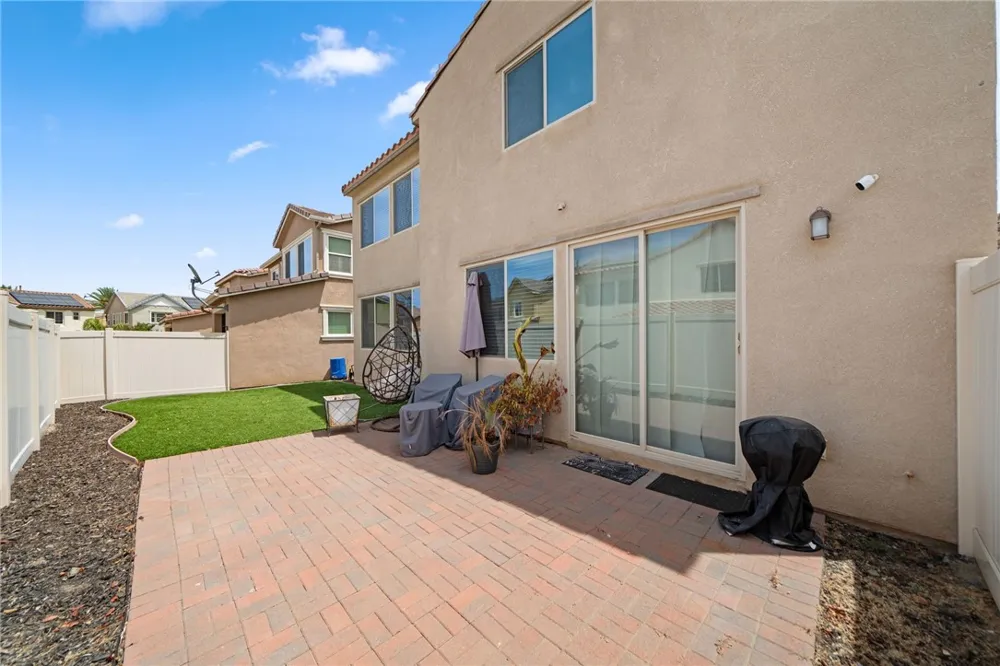 24150 Lavender Lake Elsinore, CA 92532