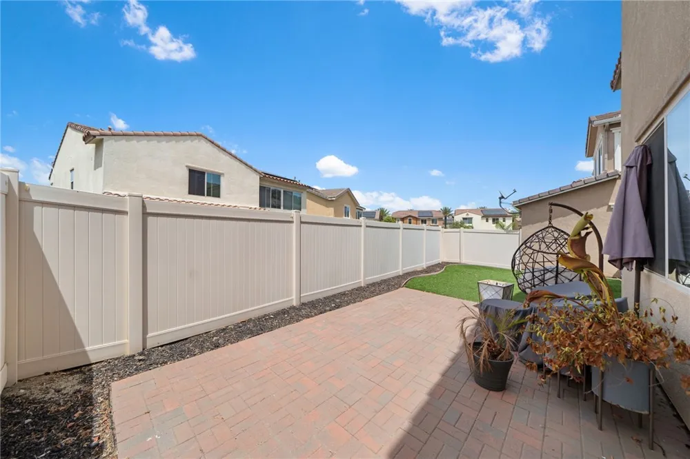 24150 Lavender Lake Elsinore, CA 92532