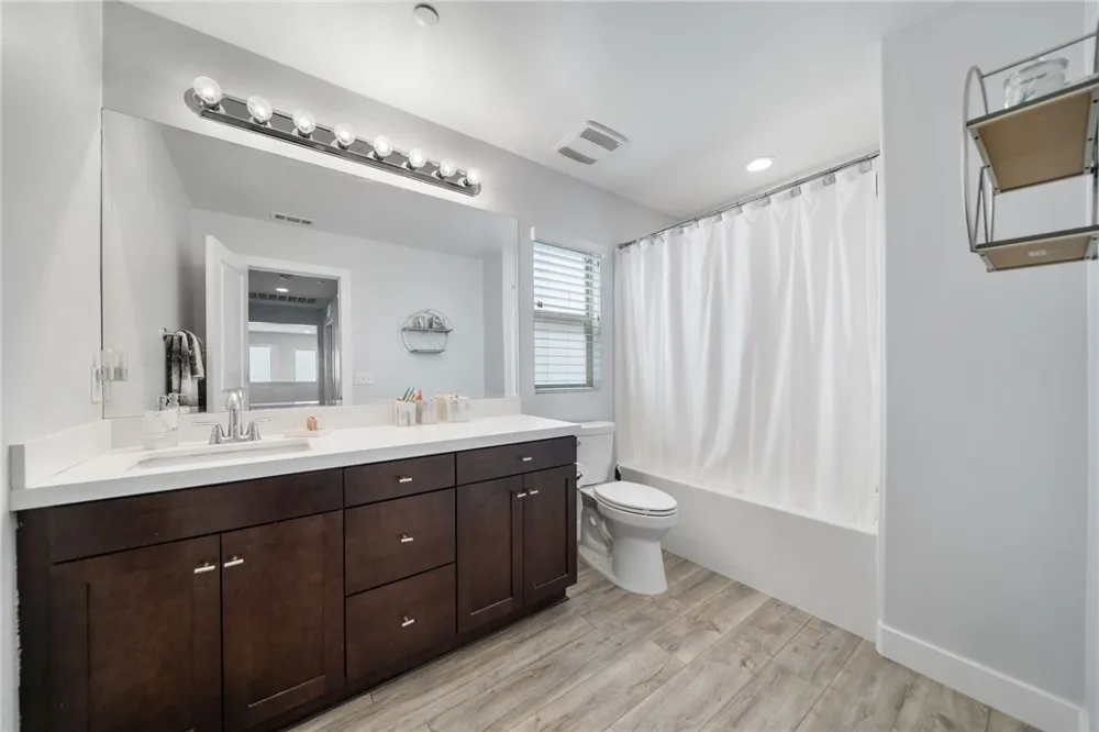 24150 Lavender Lake Elsinore, CA 92532