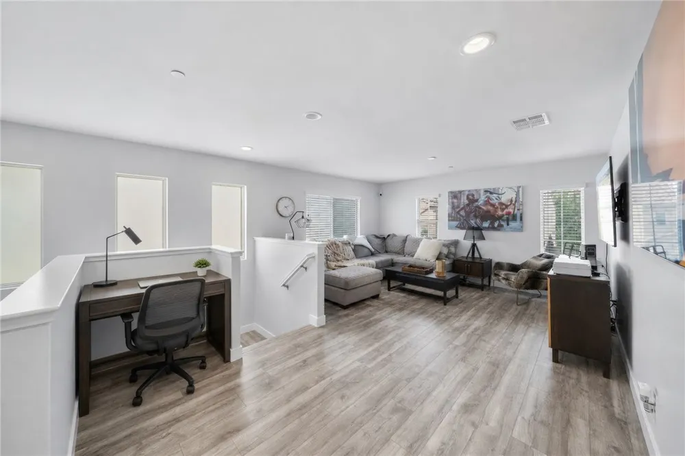 24150 Lavender Lake Elsinore, CA 92532