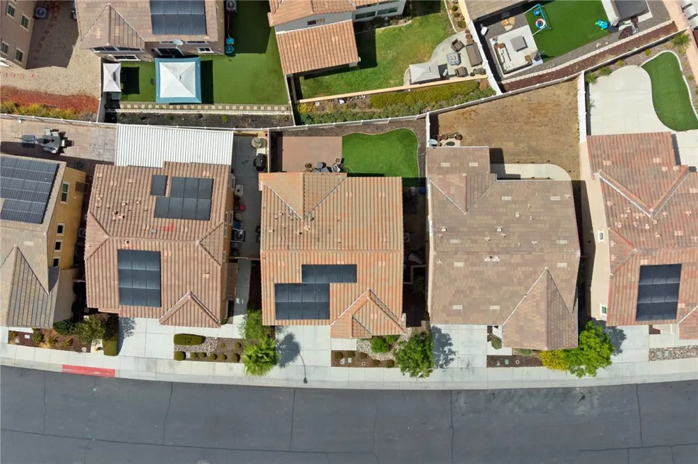 24150 Lavender Lake Elsinore, CA 92532