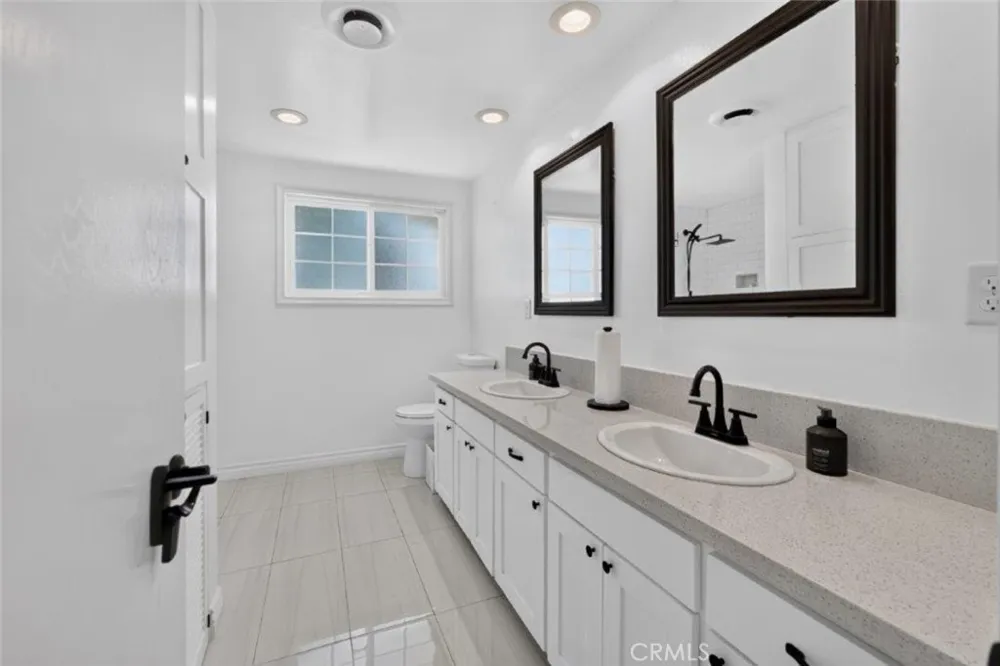 16003 Dearborn Street North Hills, CA 91343